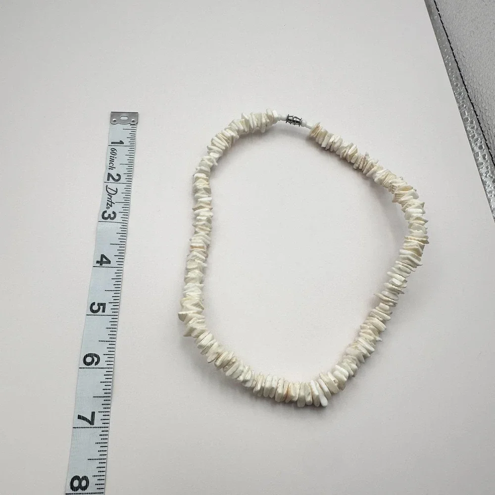 Vintage Off‎ White Shell Bead Choker Necklace Beachy Boho Surfer Retro Hawaiian